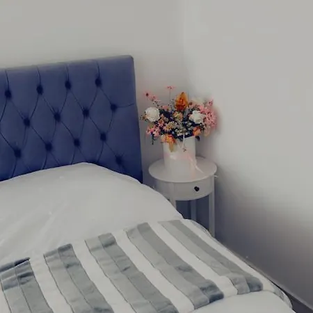 Апартаменты Apartament Shengjin